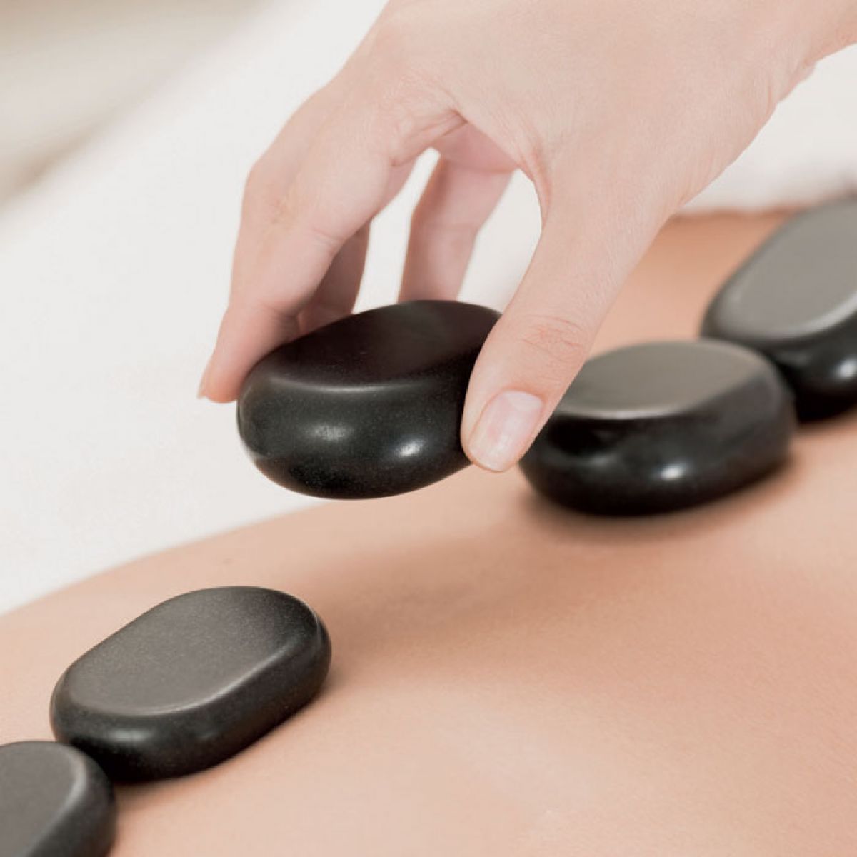 Massagen und Bodybehandlungen bei Studio Aveo Meran - Kosmetik Hautverbesserung und Beauty Behandlungen